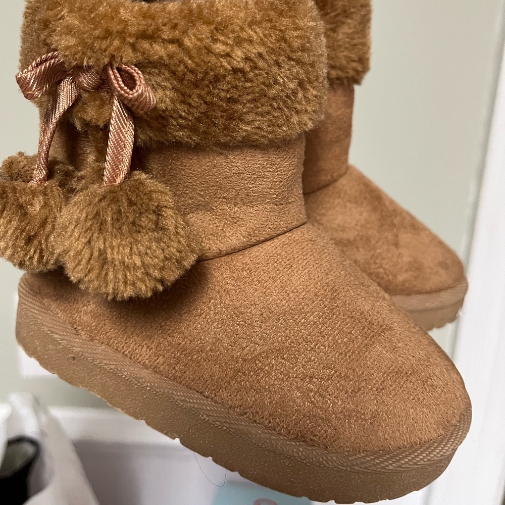 Winter boots. Toddler size 6